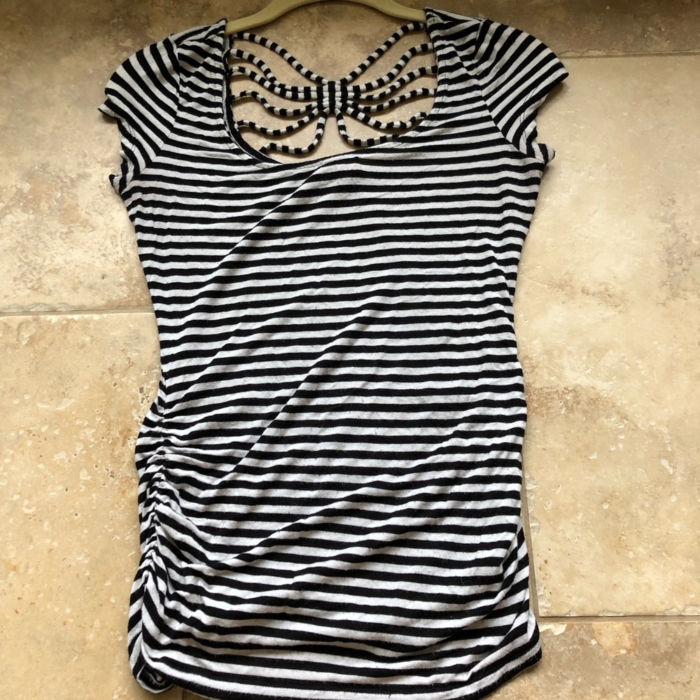 Black and white striped short sleeve top